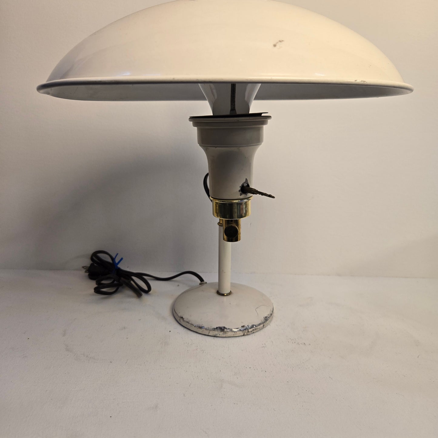 Vintage 1960s Mid Century Modern Ivory Metal & Polished Brass Swing-Arm Adjustable Desk Lamp